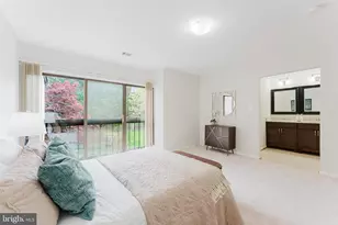 3177 Colchester Brook Ln, Fairfax, VA 22031 - Photo 5