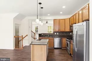 7864 Dogue Indian Cir, Lorton, VA 22079 - Photo 5