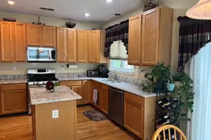 2550 James Madison Cir, Herndon, VA 20171 - Photo 17