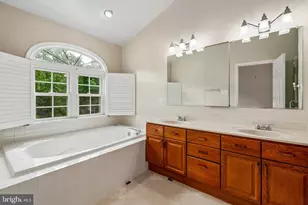 8845 Eagle Rock Ln, Springfield, VA 22153 - Photo 15