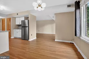9725 Kings Crown Ct, Fairfax, VA 22031 - Photo 9