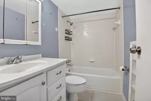 9725 Kings Crown Ct, Fairfax, VA 22031 - Photo 23
