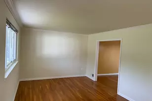 8120 Springfield Village Dr, Springfield, VA 22152 - Photo 3
