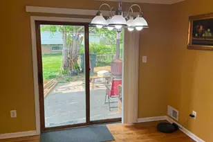 8120 Springfield Village Dr, Springfield, VA 22152 - Photo 5