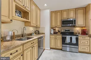 8240 Taunton Pl, Springfield, VA 22152 - Photo 7