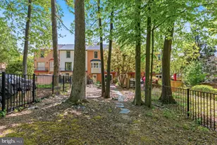 8240 Taunton Pl, Springfield, VA 22152 - Photo 35
