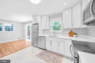 14711 Carlbern Dr, Centreville, VA 20120 - Photo 5