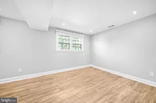 14711 Carlbern Dr, Centreville, VA 20120 - Photo 29