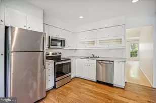 9909 Hemlock Woods Ln, Burke, VA 22015 - Photo 3