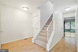 9909 Hemlock Woods Ln, Burke, VA 22015 - Photo 11
