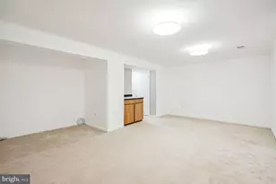 9909 Hemlock Woods Ln, Burke, VA 22015 - Photo 27