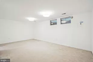 9909 Hemlock Woods Ln, Burke, VA 22015 - Photo 29