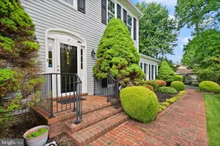 6822 Jeremiah Ct, Fairfax Station, VA 22039 - Photo 9