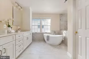 13018 Grey Friars Pl, Herndon, VA 20171 - Photo 3