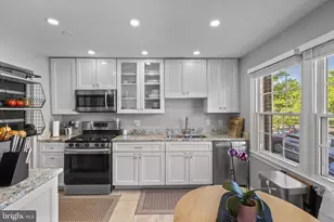 7201 Lake Cove Dr, Alexandria, VA 22315 - Photo 13