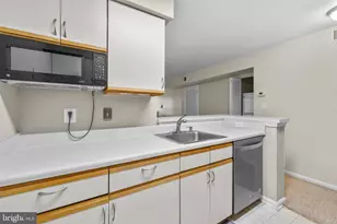 5815 Orchard Hill Ct, Clifton, VA 20124 - Photo 11
