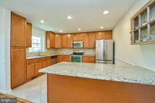 3153 Fairbury Ln, Fairfax, VA 22031 - Photo 11
