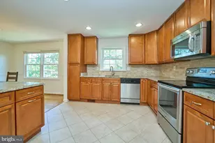 3153 Fairbury Ln, Fairfax, VA 22031 - Photo 13