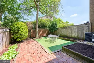 3153 Fairbury Ln, Fairfax, VA 22031 - Photo 35