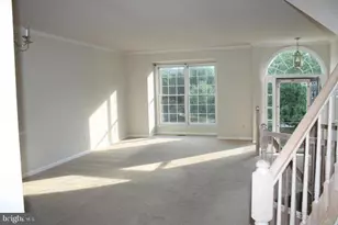 7059 Kings Manor Dr, Alexandria, VA 22315 - Photo 5