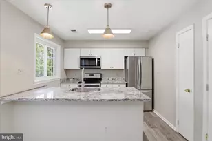 12898 Grays Pointe Rd, Fairfax, VA 22033 - Photo 11