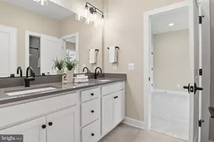 613 Upham Pl NW, Vienna, VA 22180 - Photo 47