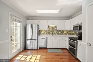 14507 Castleford Ct, Centreville, VA 20121 - Photo 9