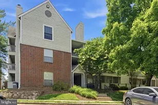 3901 Penderview Dr, Fairfax, VA 22033 - Photo 1