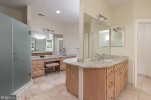 7818 Crownhurst Ct, McLean, VA 22102 - Photo 9