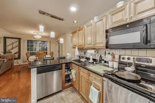 6147 Stonepath Cir, Centreville, VA 20120 - Photo 11
