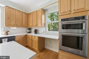 1605 Lupine Den Ct, Vienna, VA 22182 - Photo 9