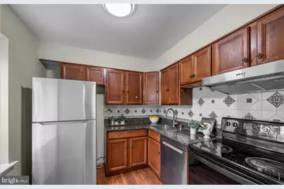 5822 Burke Manor Court, Burke, VA 22015 - Photo 11