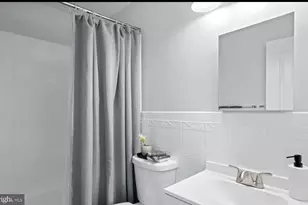 11611 Vale Rd, Oakton, VA 22124 - Photo 17