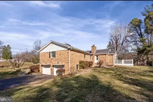 11611 Vale Rd, Oakton, VA 22124 - Photo 23