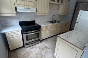 2208 Cocquina Dr, Reston, VA 20191 - Photo 3