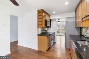 10070 Apple Wood Ct, Burke, VA 22015 - Photo 11
