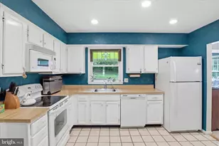 9008 Lake Braddock Dr, Burke, VA 22015 - Photo 5