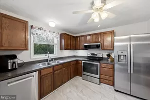 3824 Beech Down Dr, Chantilly, VA 20151 - Photo 11