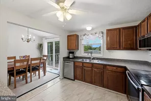 3824 Beech Down Dr, Chantilly, VA 20151 - Photo 9