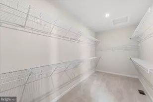 13695 Innovation Station Loop, Herndon, VA 20171 - Photo 17