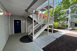 3176 Summit Square Dr, Oakton, VA 22124 - Photo 39