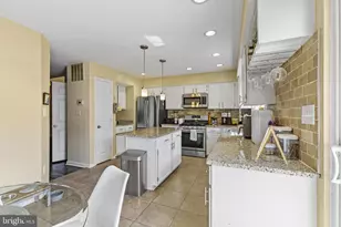 7482 Digby Grn, Alexandria, VA 22315 - Photo 15
