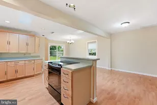 7605 Fisher Dr, Falls Church, VA 22043 - Photo 9