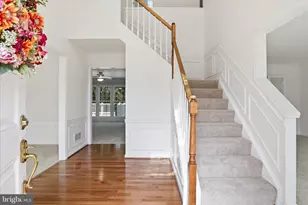 8392 Crosslake Dr, Fairfax Station, VA 22039 - Photo 9