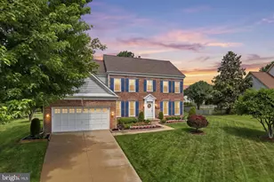 8392 Crosslake Dr, Fairfax Station, VA 22039 - Photo 3