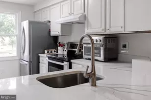 8416 Cedar Falls Ct, Springfield, VA 22153 - Photo 5