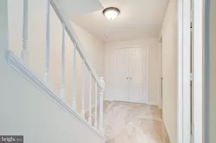 12114 Wedgeway Ct, Fairfax, VA 22033 - Photo 15