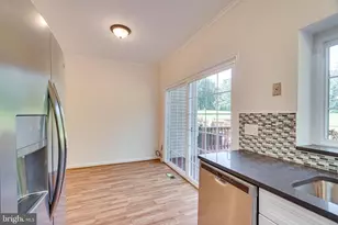 12114 Wedgeway Ct, Fairfax, VA 22033 - Photo 35