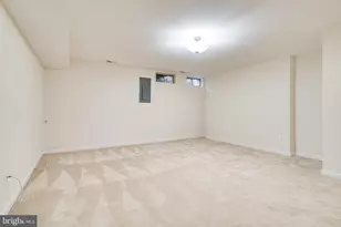 12114 Wedgeway Ct, Fairfax, VA 22033 - Photo 11