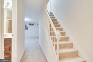 12114 Wedgeway Ct, Fairfax, VA 22033 - Photo 5